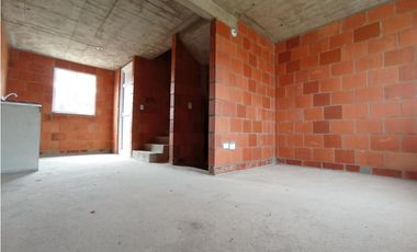 SE VENDE CASA DOS PISOS EN MANZANARES CIUDAD DEL CAMPO