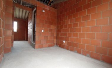 SE VENDE CASA DOS PISOS EN MANZANARES CIUDAD DEL CAMPO