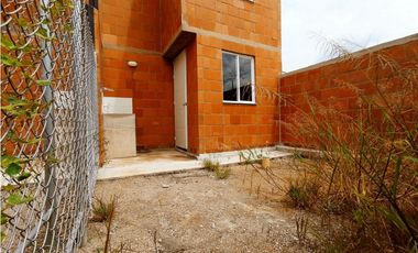 SE VENDE CASA DOS PISOS EN MANZANARES CIUDAD DEL CAMPO