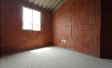 SE VENDE CASA DOS PISOS EN MANZANARES CIUDAD DEL CAMPO