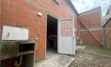 SE ALQUILA CASA DOS PISOS EN OBRA GRIS CANDELARIA / BELHORIZONTE