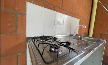 SE ALQUILA CASA DOS PISOS EN OBRA GRIS CANDELARIA / BELHORIZONTE