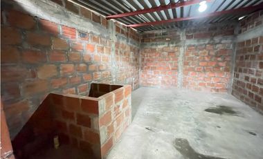 SE ALQUILA CASA EN OBRA GRIS DOS PISOS EN CIUDADELA LAS FLORES JAMUNDI