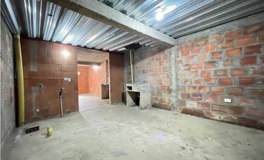 SE ALQUILA CASA EN OBRA GRIS DOS PISOS EN CIUDADELA LAS FLORES JAMUNDI