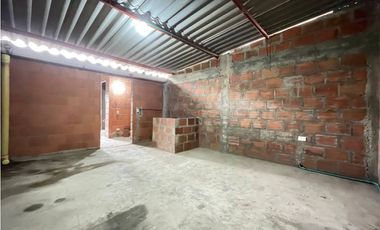 SE ALQUILA CASA EN OBRA GRIS DOS PISOS EN CIUDADELA LAS FLORES JAMUNDI