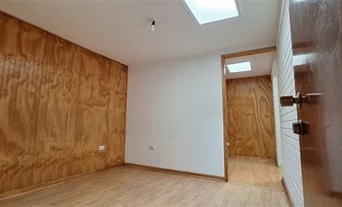 Casa en Arriendo en Pasaje los Yuyos, Villa La Foresta /Metro protectora