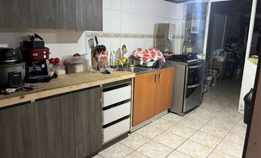 Casa en Arriendo en Pasaje los Yuyos, Villa La Foresta /Metro protectora