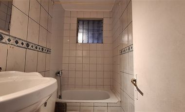 Casa en Arriendo en Pasaje los Yuyos, Villa La Foresta /Metro protectora