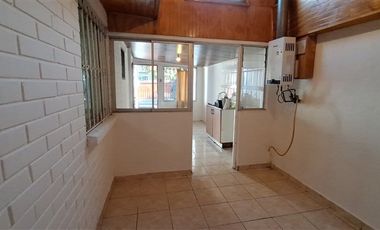 Casa en Arriendo en Pasaje los Yuyos, Villa La Foresta /Metro protectora