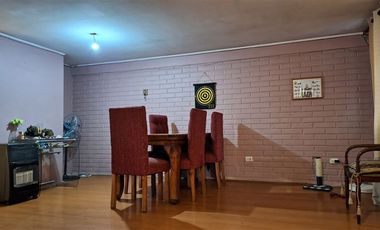 Casa en Arriendo en Pasaje los Yuyos, Villa La Foresta /Metro protectora