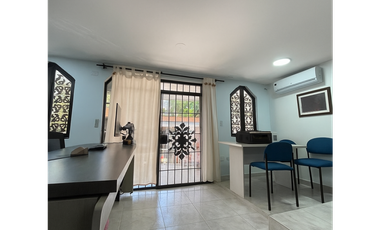 SE ALQUILA HERMOSA OFICINA 3 PISOS EN EL NORTE DE CALI VILLA DEL PRADO