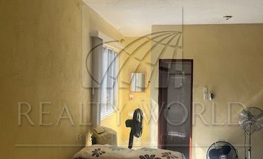 Quintas en Venta en Palmitos (Hacienda Palmitos)