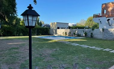 Casa quinta en venta - 1 Dormitorio 1 Baño - Cocheras - 774Mts2 - General Rodríguez