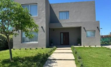 Casa en  San Ramon, Pilar del este.