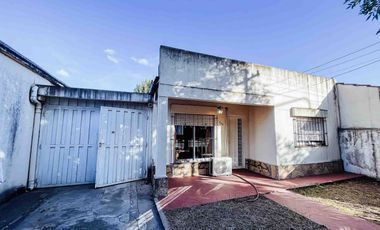 Casa en venta - 4 Dormitorios 2 Baños - Cochera - 500mts2 - Coronel Brandsen