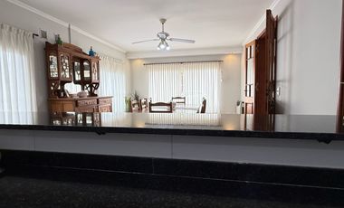 ¡Maravillosa casa en el corazón de la ciudad de Roque Pérez!