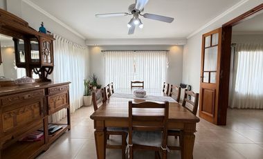 ¡Maravillosa casa en el corazón de la ciudad de Roque Pérez!