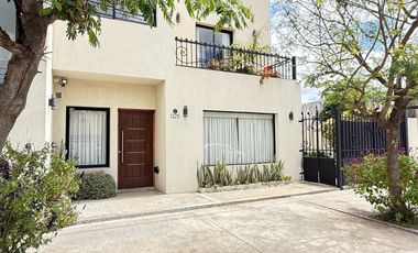 ¡Maravillosa casa en el corazón de la ciudad de Roque Pérez!