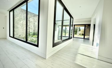 Casa de 6 Ambientes en Venta al Golf en La Reserva Cardales - Sofitel