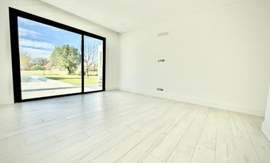 Casa de 6 Ambientes en Venta al Golf en La Reserva Cardales - Sofitel