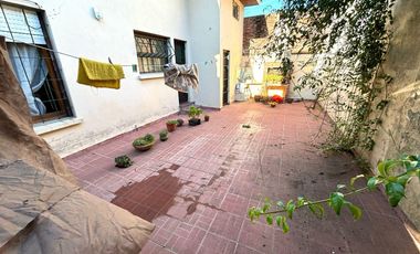 Casa en  venta barrio Porque Luro