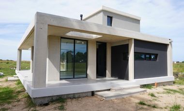 Casa de hormigón a estrenar - Mar Chiquita