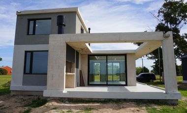 Casa de hormigón a estrenar - Mar Chiquita