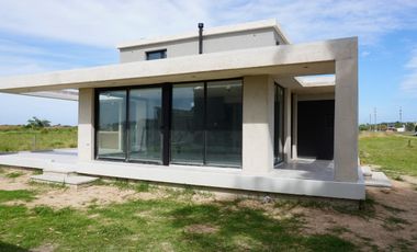 Casa de hormigón a estrenar - Mar Chiquita