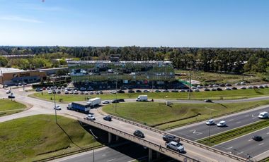 Venta Oficina en Meridiano Bussiness Center, panamericana km 52