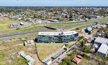 Venta Oficina en Meridiano Bussiness Center, panamericana km 52