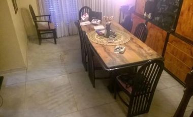 Casa en venta - 4 Dormitorios 4 Baños - Cocheras - 303Mts2 - Lanús