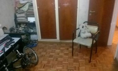 Casa en venta - 4 Dormitorios 4 Baños - Cocheras - 303Mts2 - Lanús