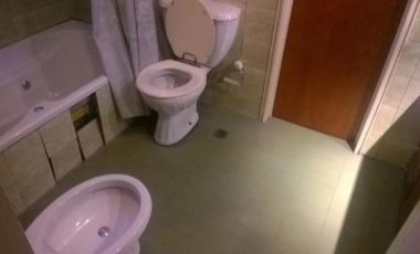 Casa en venta - 4 Dormitorios 4 Baños - Cocheras - 303Mts2 - Lanús