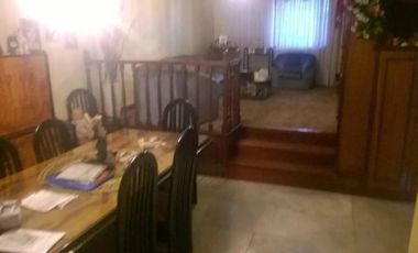 Casa en venta - 4 Dormitorios 4 Baños - Cocheras - 303Mts2 - Lanús