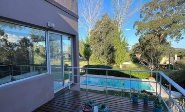 Casa en venta - 3 Dormitorios 2 Baños - 605Mts2 - Sierra de Los Padres