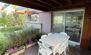 Casa en venta - 3 Dormitorios 2 Baños - 605Mts2 - Sierra de Los Padres