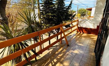 Casa en venta - 2 Dormitorios 2 Baños - 118Mts2 - Las Toninas