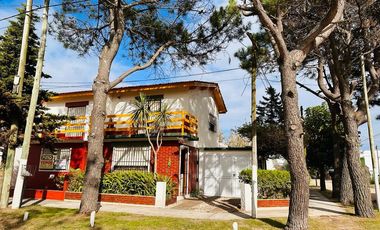 Casa en venta - 2 Dormitorios 2 Baños - 118Mts2 - Las Toninas