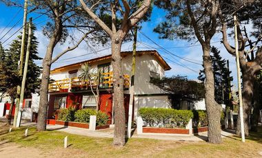 Casa en venta - 2 Dormitorios 2 Baños - 118Mts2 - Las Toninas