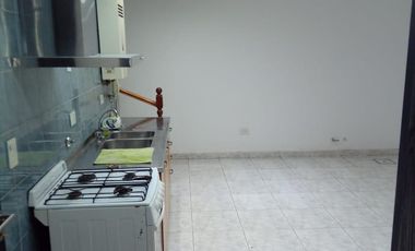 Casa de 2 dormitorios y cochera en Republica de La Sexta