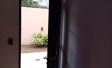 Casa de 2 dormitorios y cochera en Republica de La Sexta