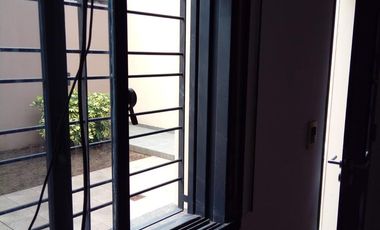 Casa de 2 dormitorios y cochera en Republica de La Sexta