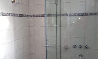 Casa de 2 dormitorios y cochera en Republica de La Sexta