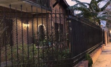 Casa en venta - 4 Dormitorios 4 Baños - Cochera - 540Mts2 - Villa Morra I, Pilar