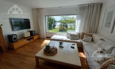 Casa moderna frente a la laguna y próxima a acceso Bancalari