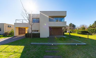 Casa en Los Alamos Club de Campo