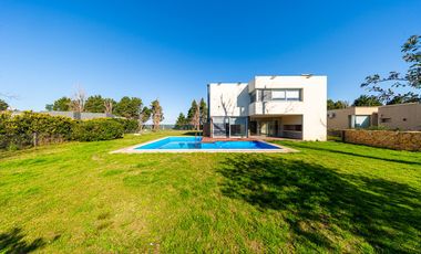 Casa en Los Alamos Club de Campo