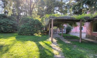 Casa en venta -  6 Dormitorios 3 Baños - Cocheras - 6700Mts2 - La Reja, Moreno