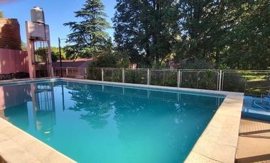 Casa en venta -  6 Dormitorios 3 Baños - Cocheras - 6700Mts2 - La Reja, Moreno