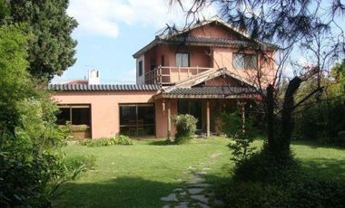 Casa en venta - 4 Dormitorios 2 Baños - Cocheras - 630Mts2 - Burzaco